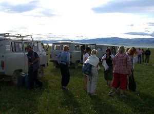 Pause auf der Busfahrt zum Camp in der Steppe