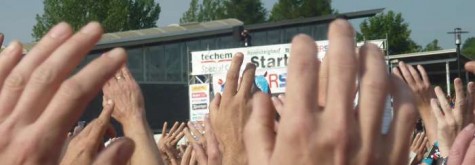Rennsteig Marathon 2011: Schunkeln zum Schneewalzer vor dem Start